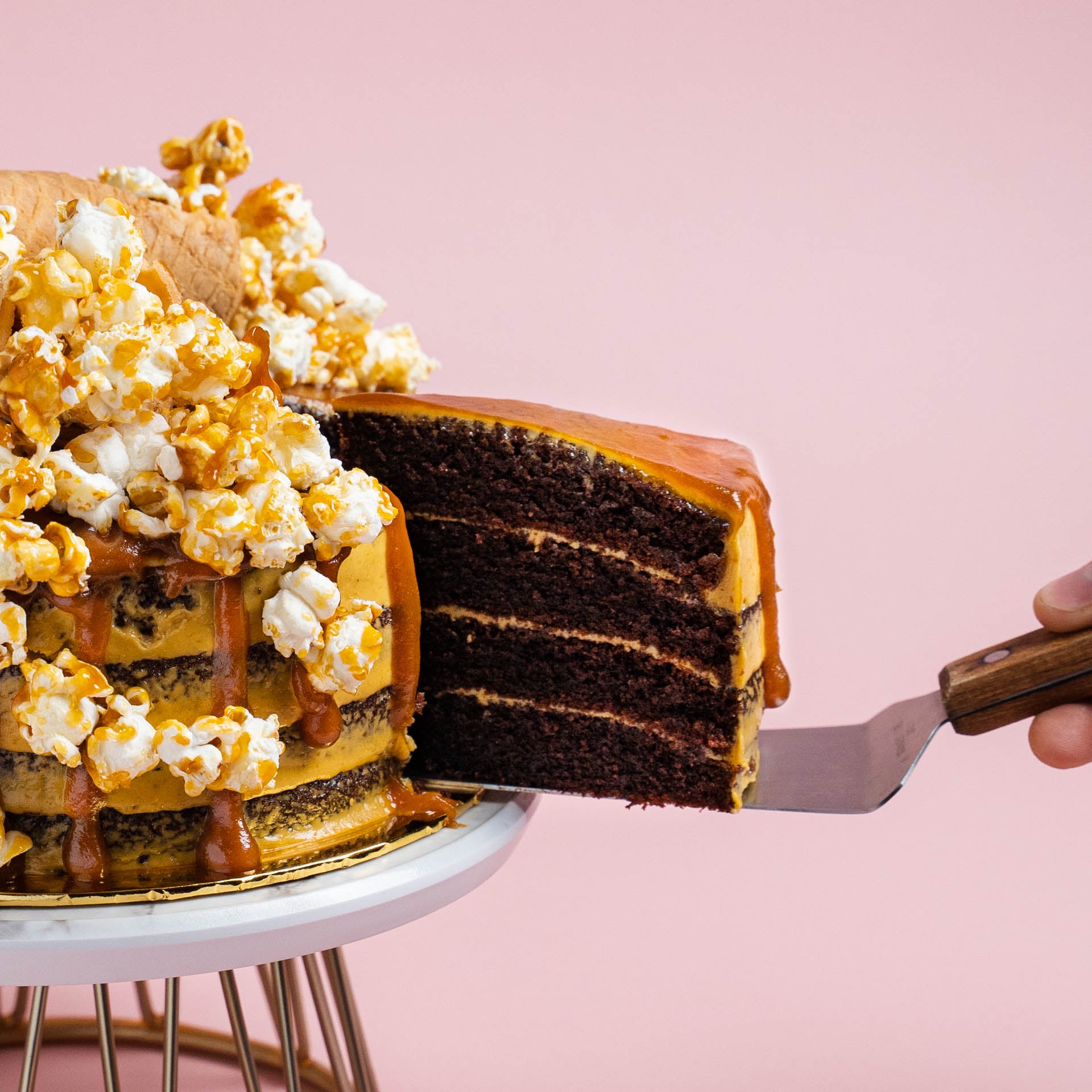 Popcorn Bucket Birthday cake! | Popcorn cake, Yummy sweets, Cupcake cakes